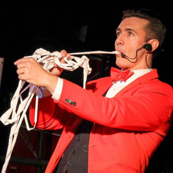 Archivo:Mago Alúa.jpg