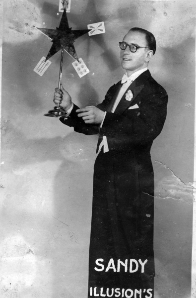 Archivo:Mago Sandy.jpg