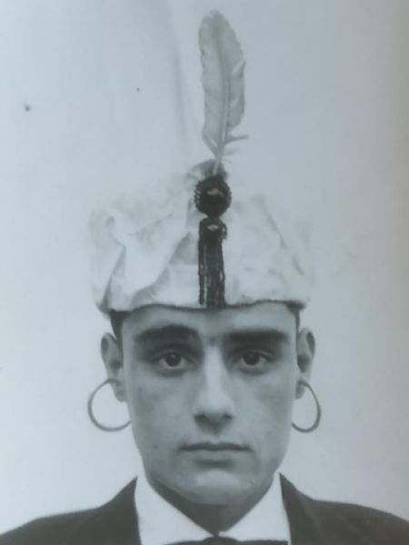 Archivo:Robert, Profesor 01.jpg