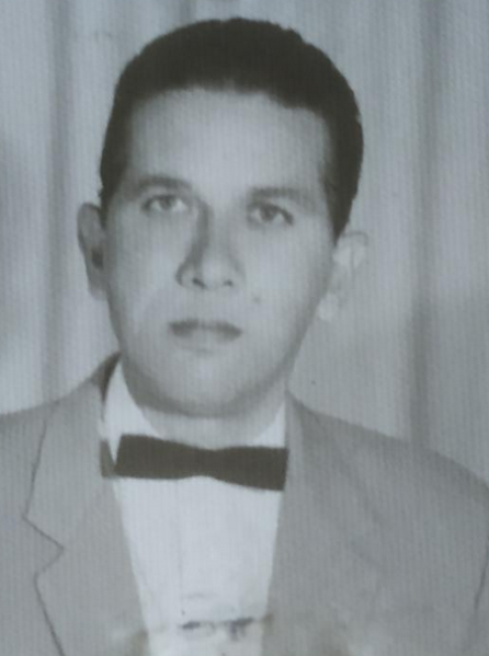 Archivo:Mener, Profesor.png