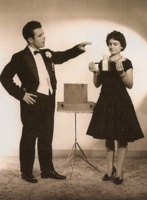 Profesor Francis y Julita.png