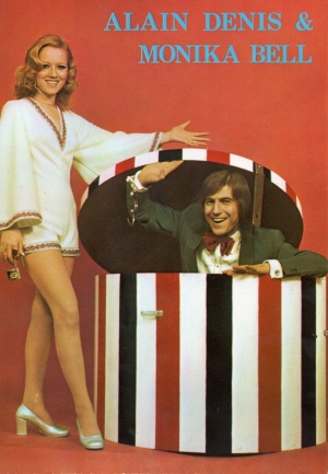 1972 folleto a.denis m.bell bombonera escapismo.jpg