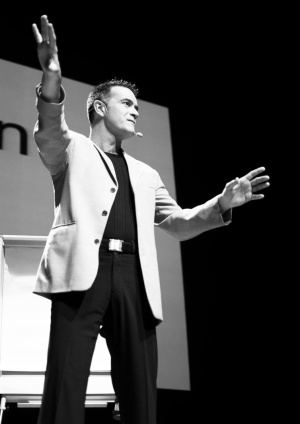 Iñigo Sáenz de Urturi.jpg