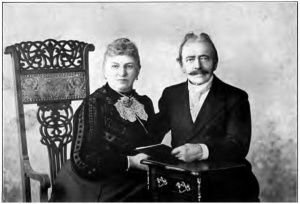 Wiljalba Frikell und Frau 1903.jpg