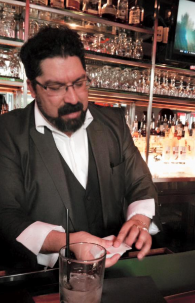 Archivo:Tony Cabral.png