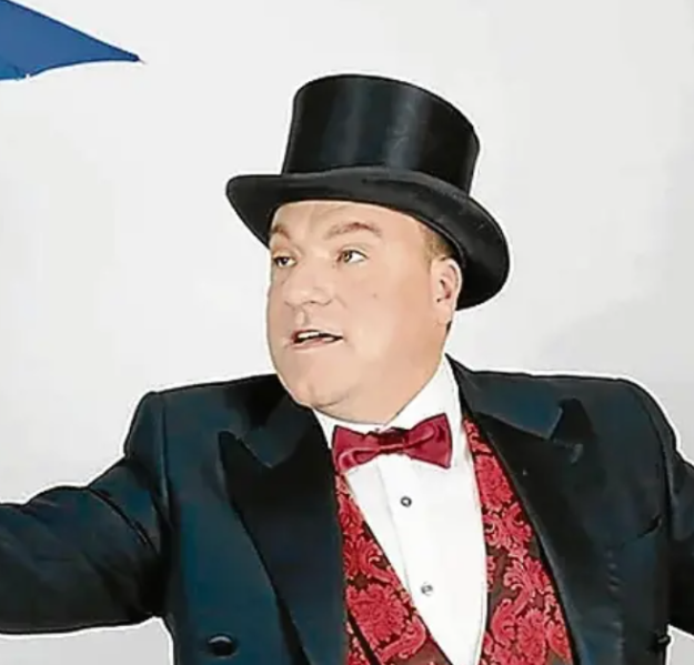 Archivo:Rafael Fluss.png