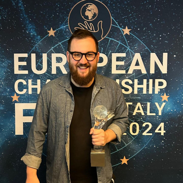 Archivo:Joshua Kenneth.jpg