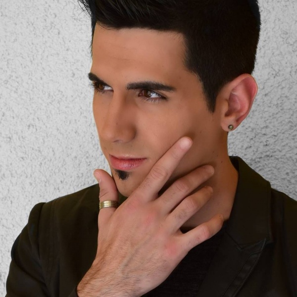 Archivo:Adrian vega.jpg